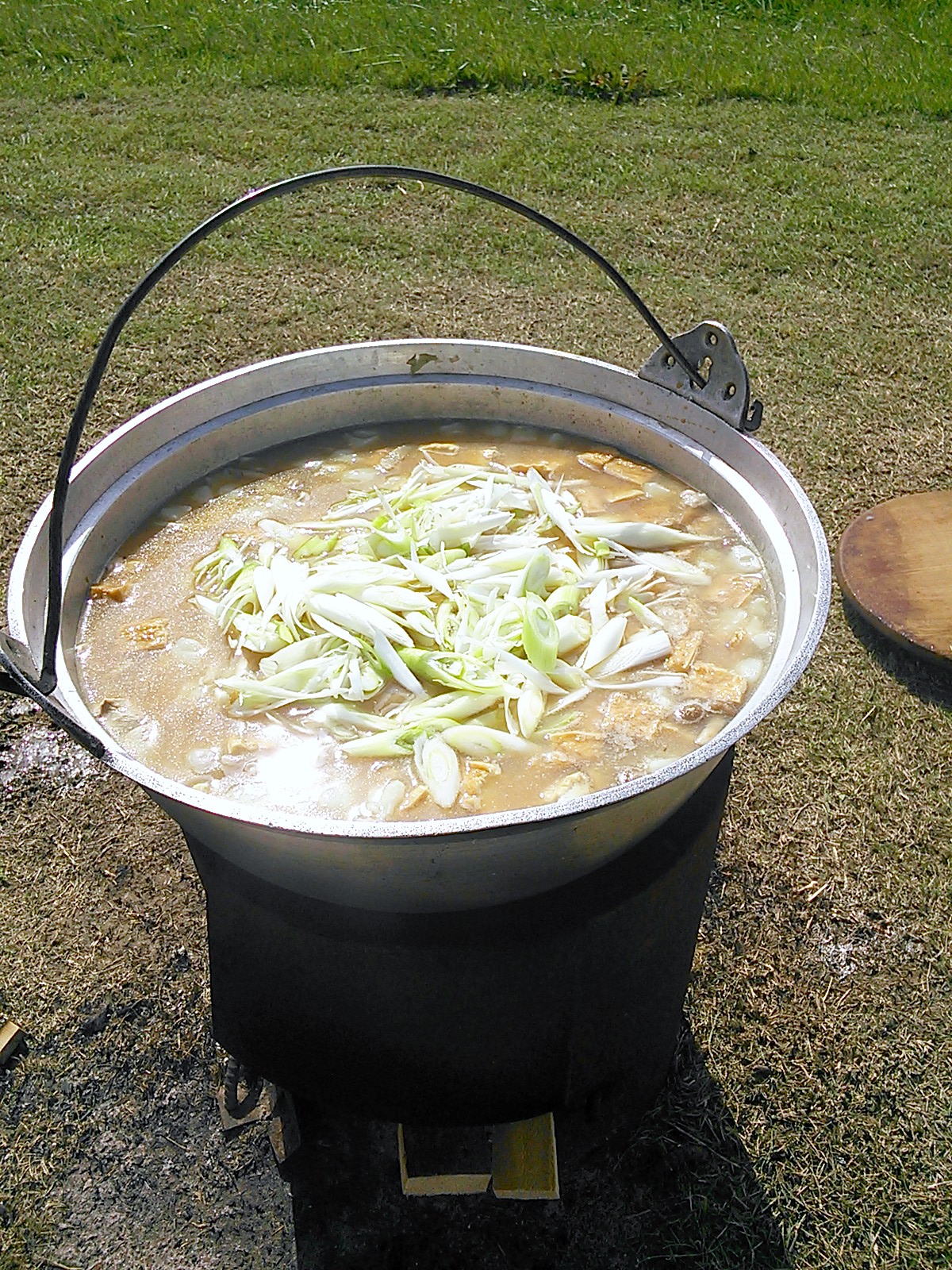 秋になったら芋煮会 株式会社まつの